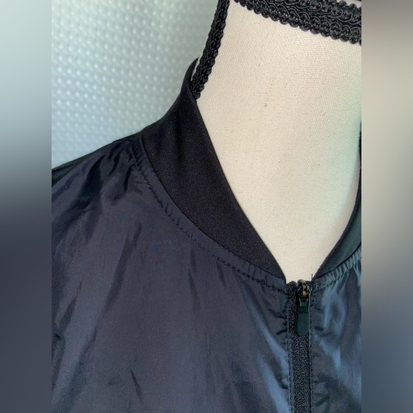 Women’s REEBOK taffeta black workout bomber sport jacket size small - Picture 4 of 16
